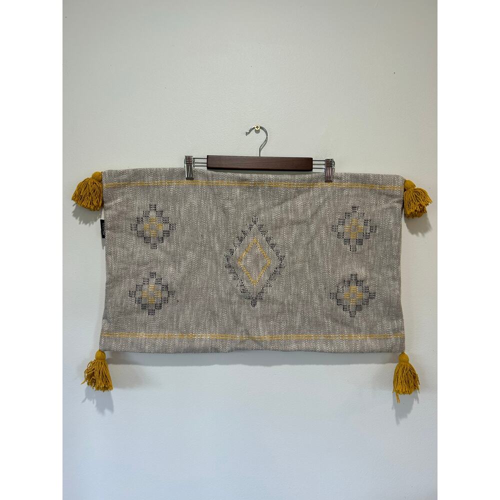 Mezzo pillow cover 25x15 tassels embroidered geomotric pattern zipper